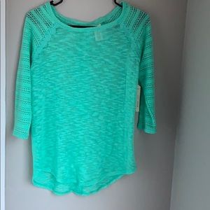 girl’s shirt XL 16